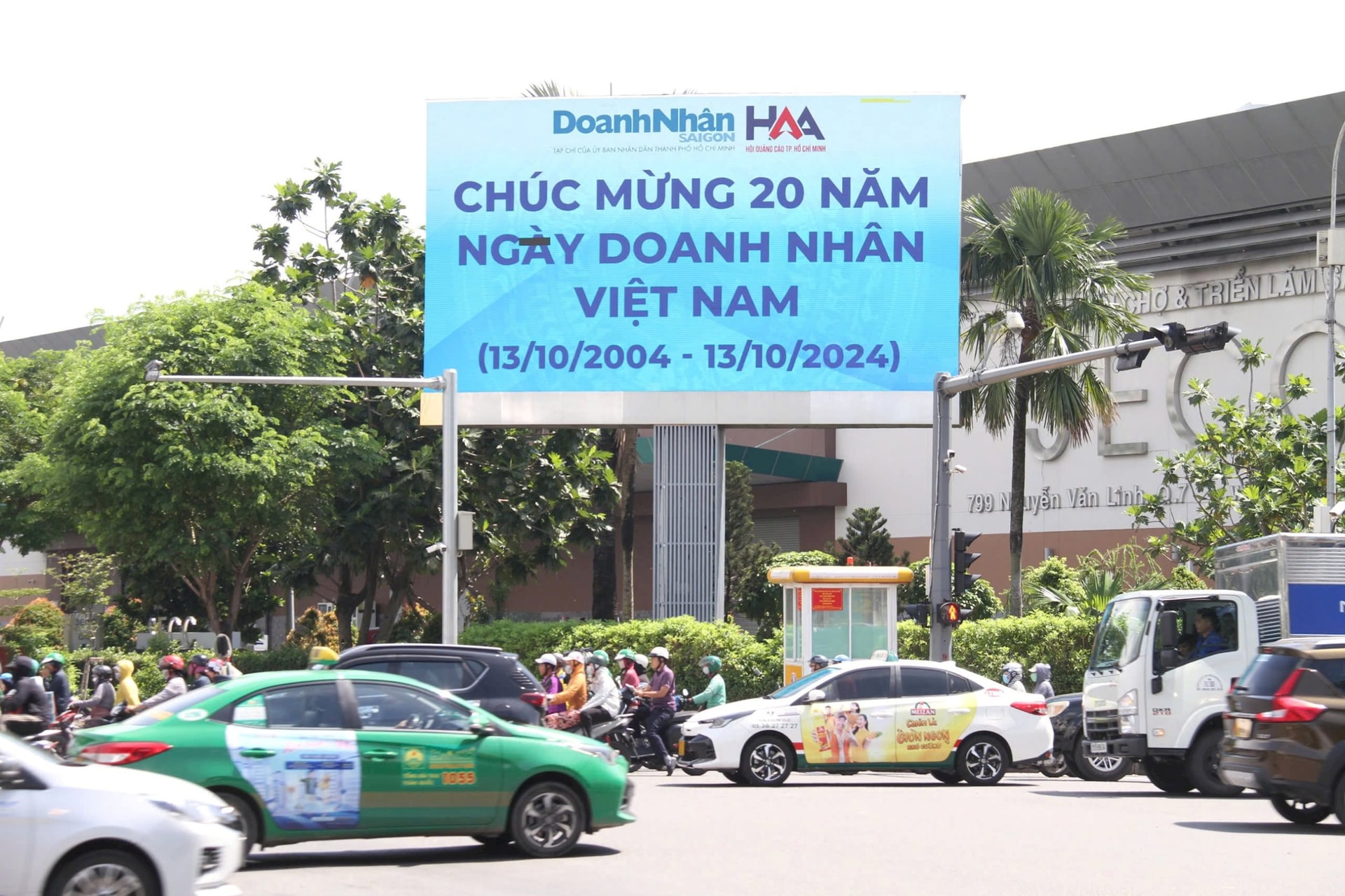 Mừng ngày Doanh nhân Việt Nam 13-10-2024