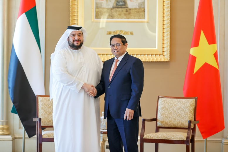 Thủ tướng Phạm Minh Chính và Bộ trưởng Bộ Đầu tư UAE Mohammed Bin Hassan Al Suwaidi