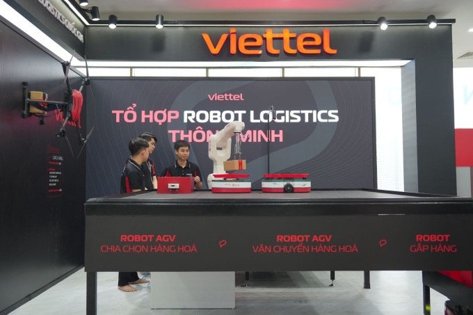 Viettel giới thiệu tổ hợp Robot Logictics thông minh mang đến giải pháp vận hành tự hoá